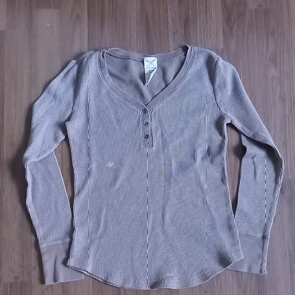 Faded Glory Gray Fitted Buttoned Top